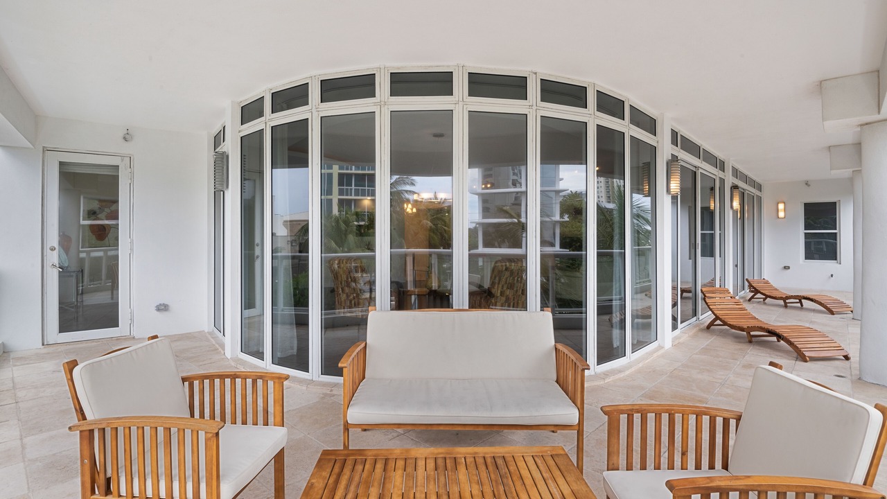 Photo of Patio Balcony in Central Beach