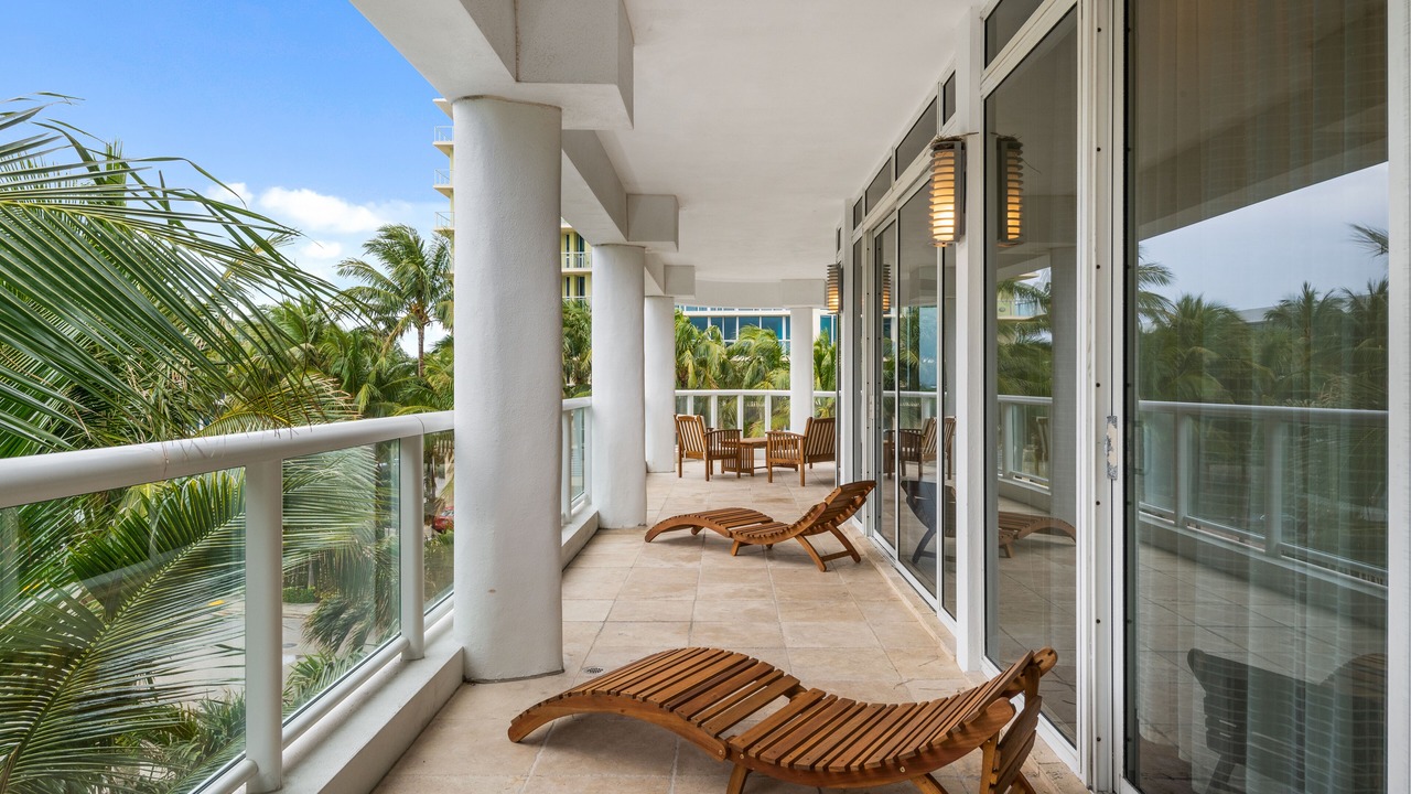 Photo of Patio Balcony in Central Beach