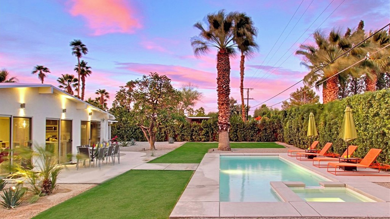 Photo of Outdoor in Racquet Club Estates