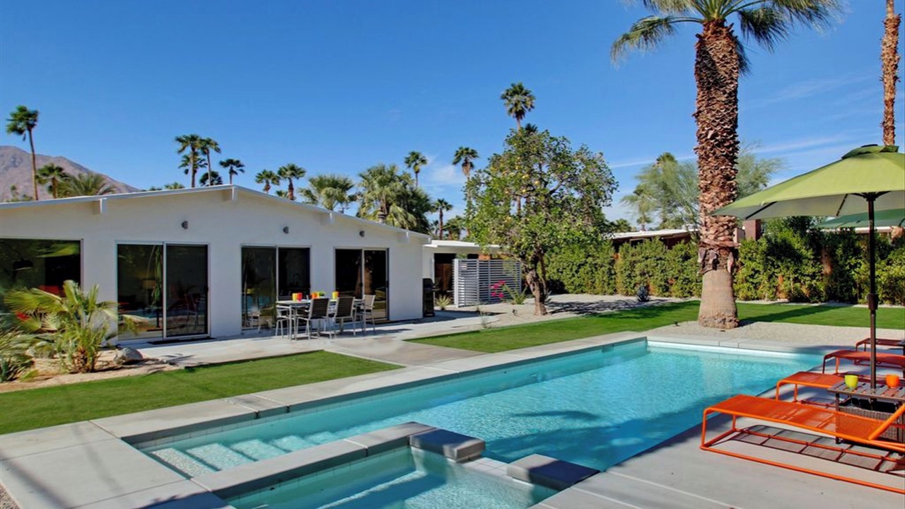 Photo of Outdoor in Racquet Club Estates
