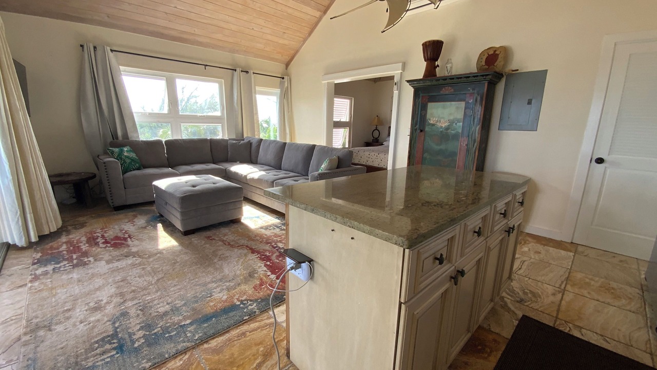 Photo of Livingroom in Green Turtle Cay