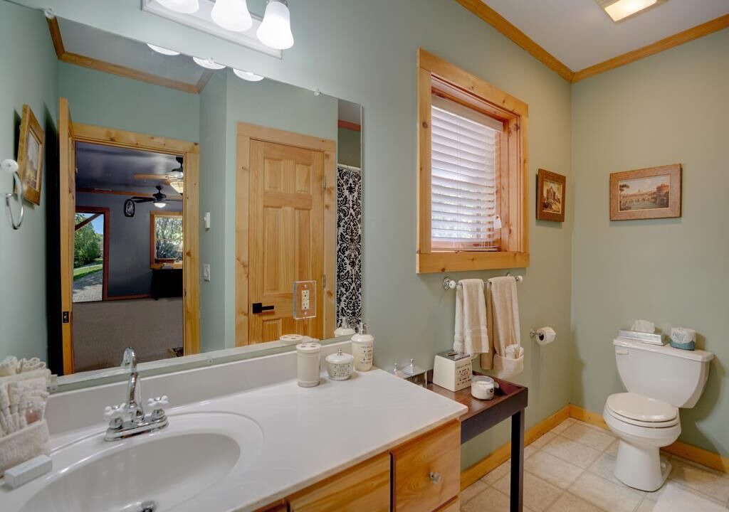 Photo of Bathroom in Seven Devils