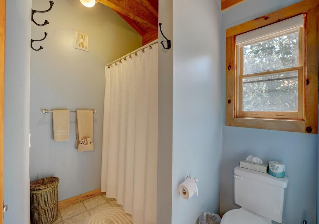 Photo of Bathroom in Seven Devils