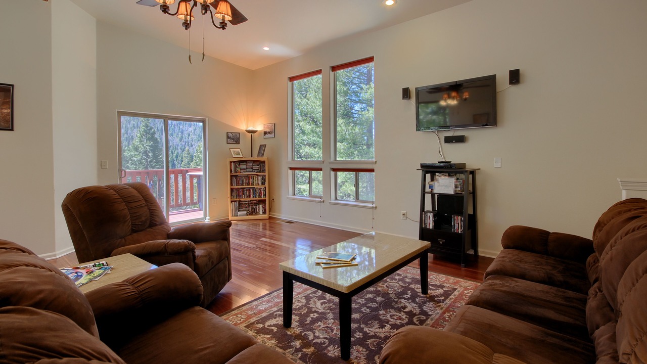 Photo of Livingroom in Yosemite West