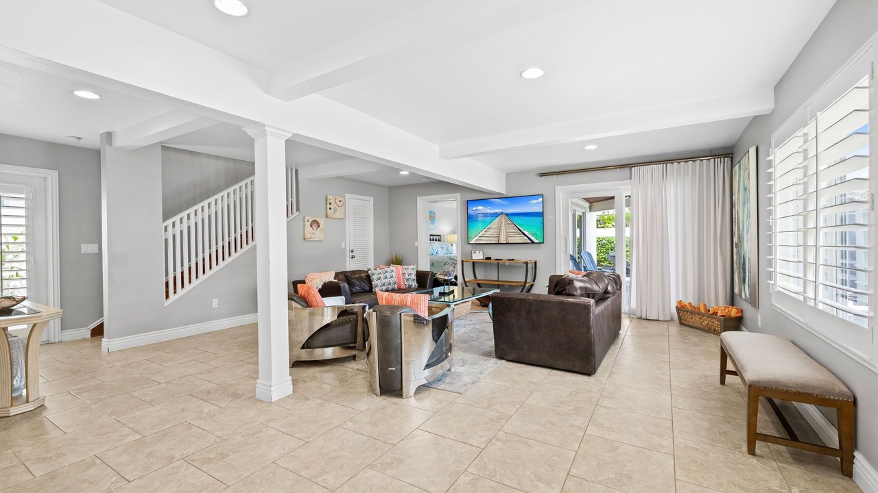Photo of Livingroom in Lauderdale Beach