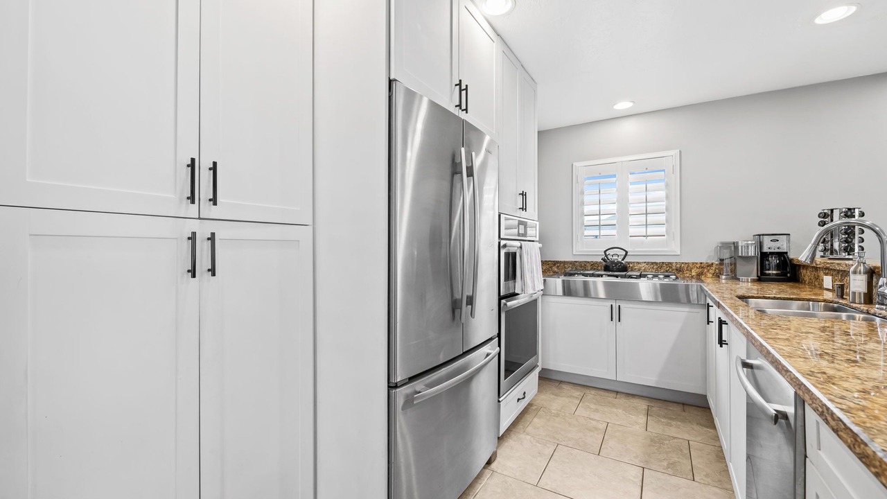 Photo of Kitchen in Lauderdale Beach