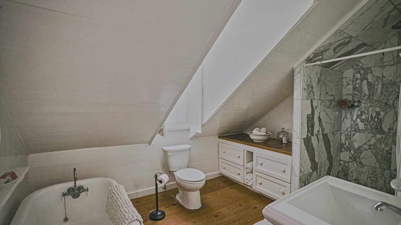 Photo of Bathroom in Dunmore Town