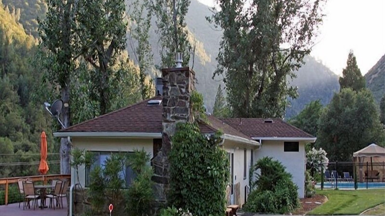 Photo of Outdoor in El Portal