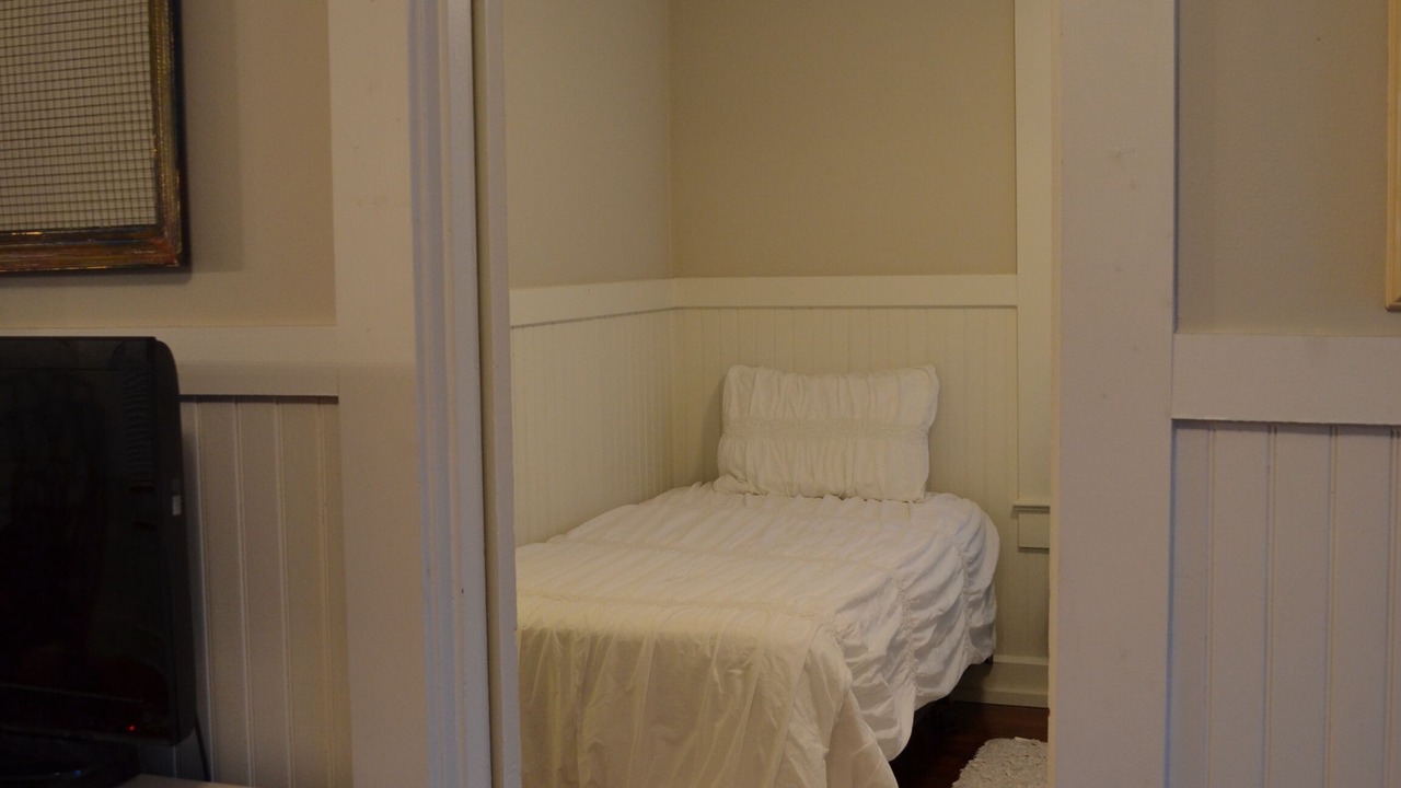 Photo of Bedroom in East Pensacola Heights