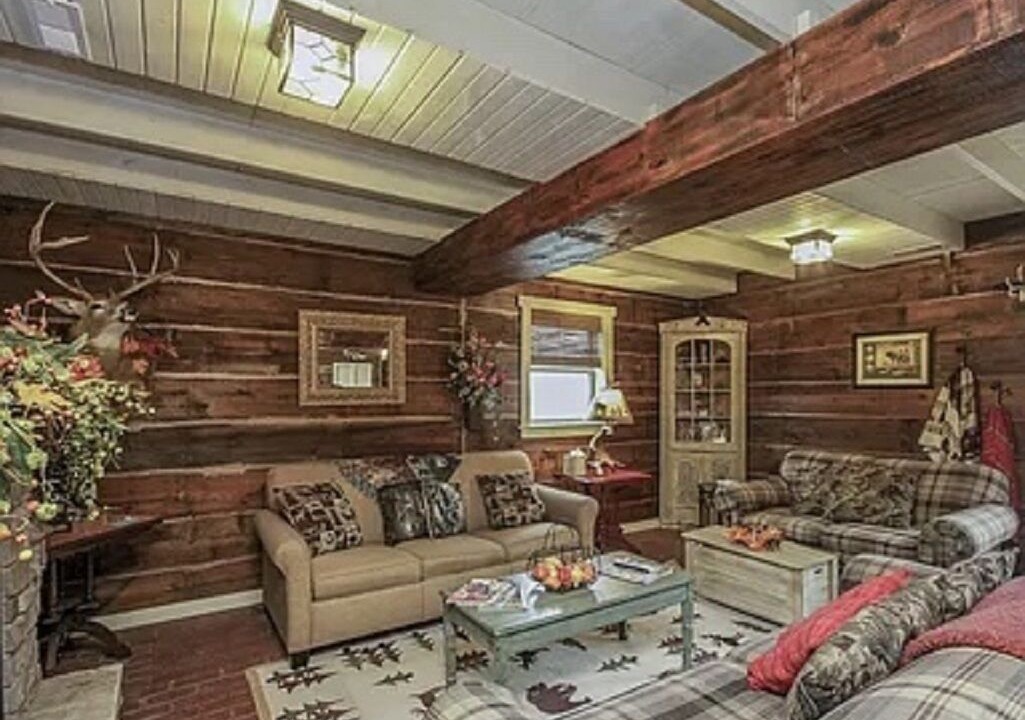 Photo of Livingroom in Squaw