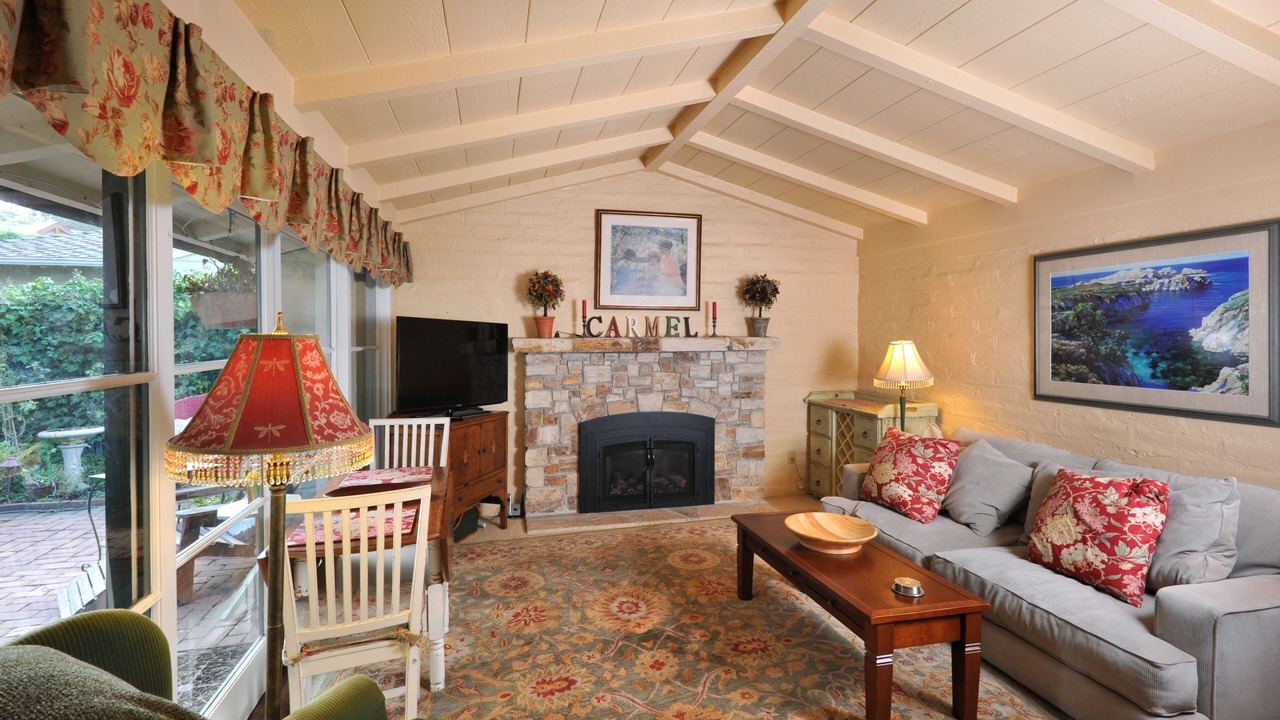 Photo of Livingroom in Carmel Point