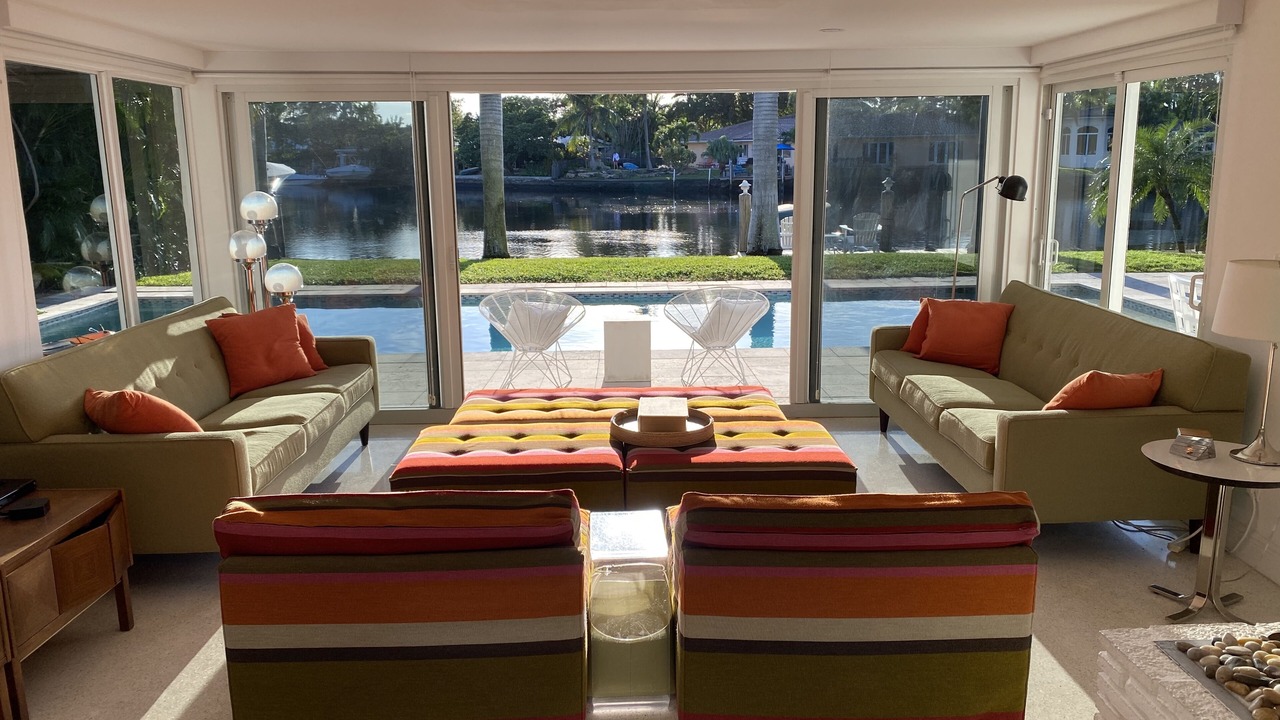Photo of Livingroom in Coral Shores