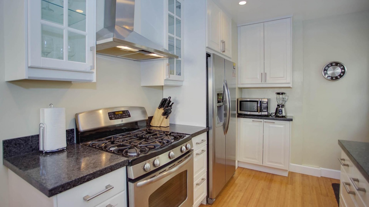 Photo of Kitchen in Balboa Peninsula