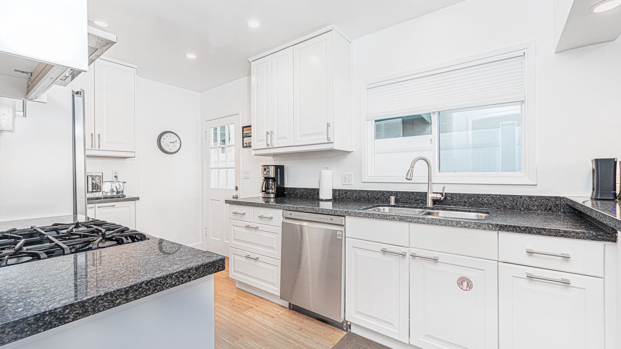 Photo of Kitchen in Balboa Peninsula