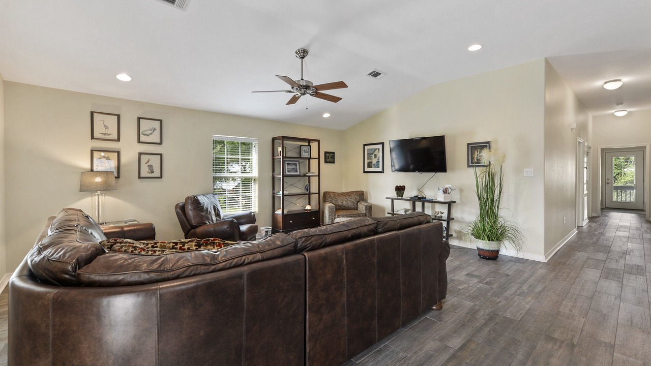 Photo of Livingroom in Biloxi