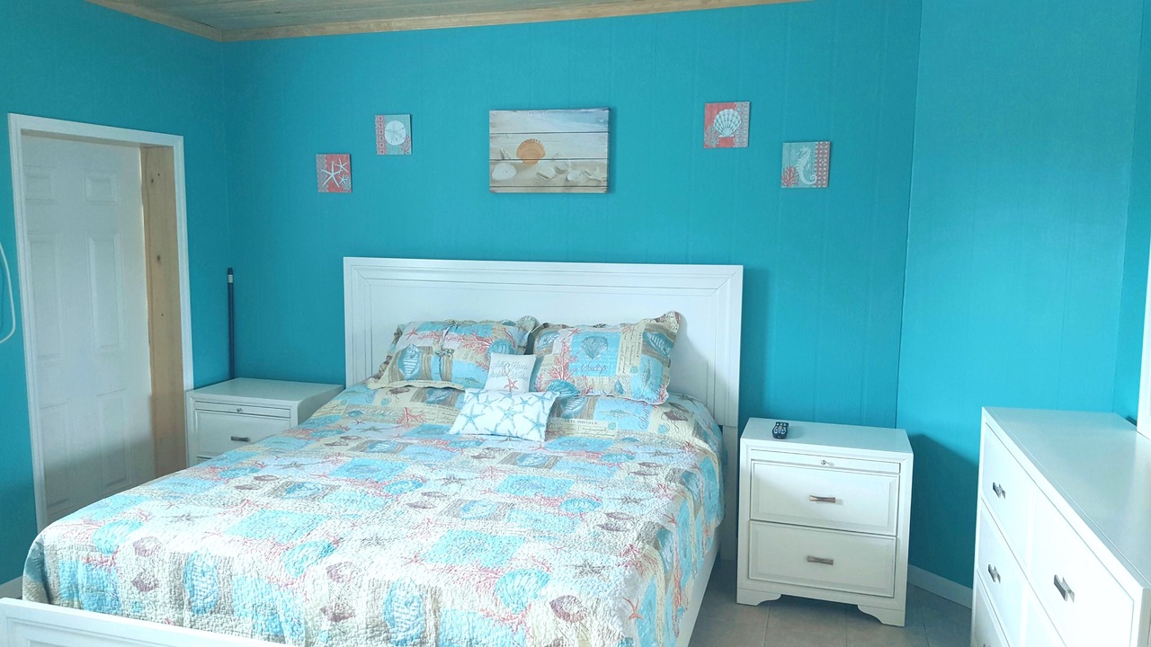 Photo of Bedroom in Spanish Wells