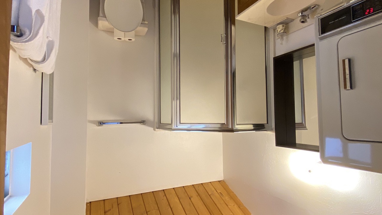 Photo of Bathroom in Green Valley Lake
