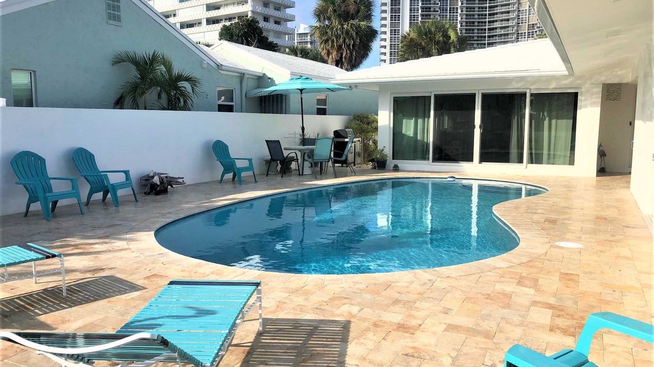 Photo of Others in Lauderdale Beach