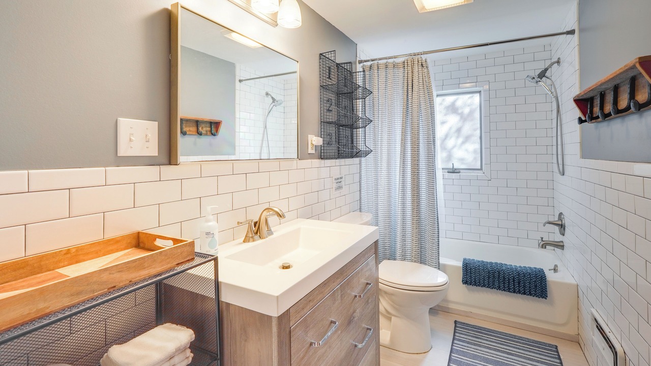 Photo of Bathroom in Highland Lakes