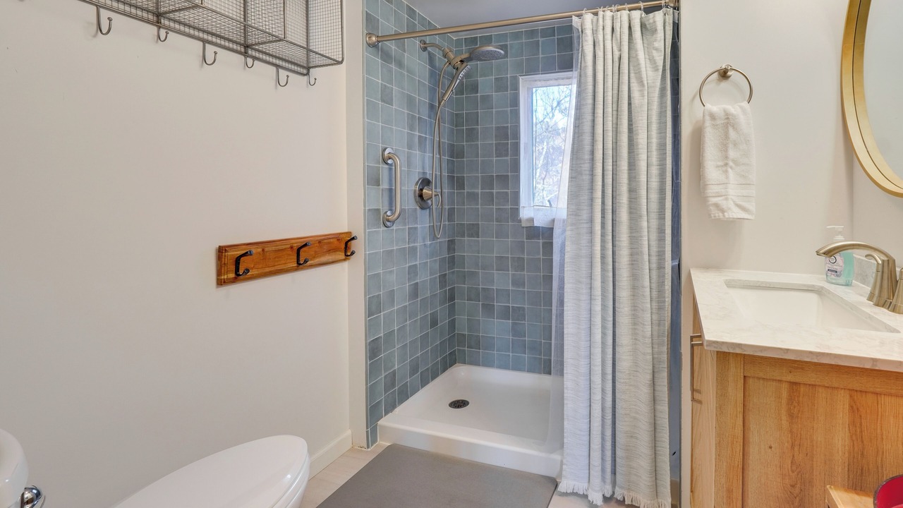 Photo of Bathroom in Highland Lakes