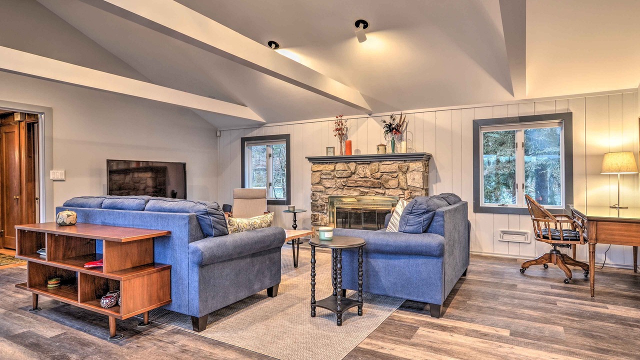 Photo of Livingroom in Highland Lakes
