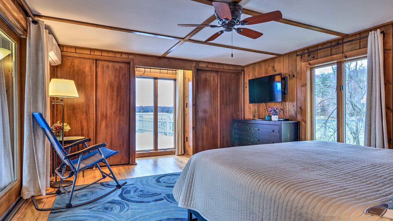 Photo of Bedroom in Highland Lakes