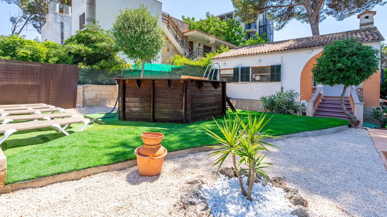 Photo of Outdoor in Les Meravelles