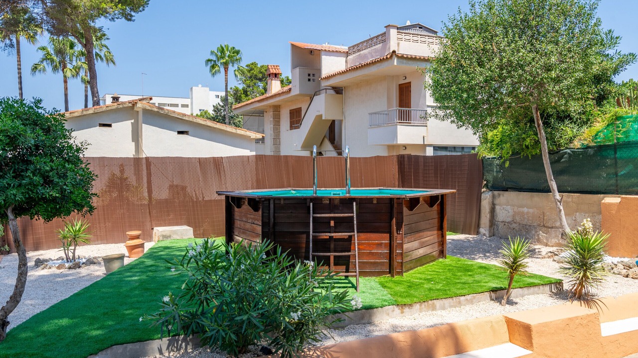 Photo of Outdoor in Les Meravelles