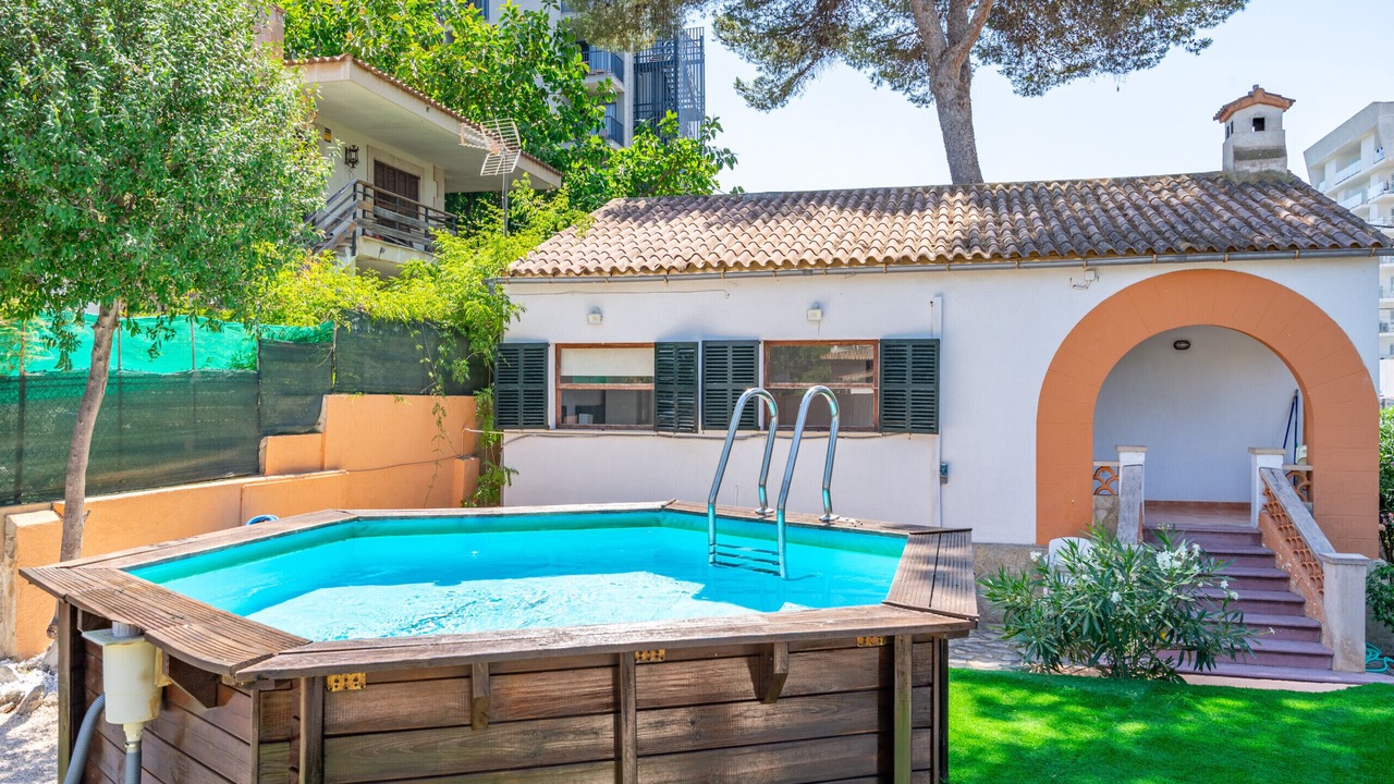 Photo of Outdoor in Les Meravelles