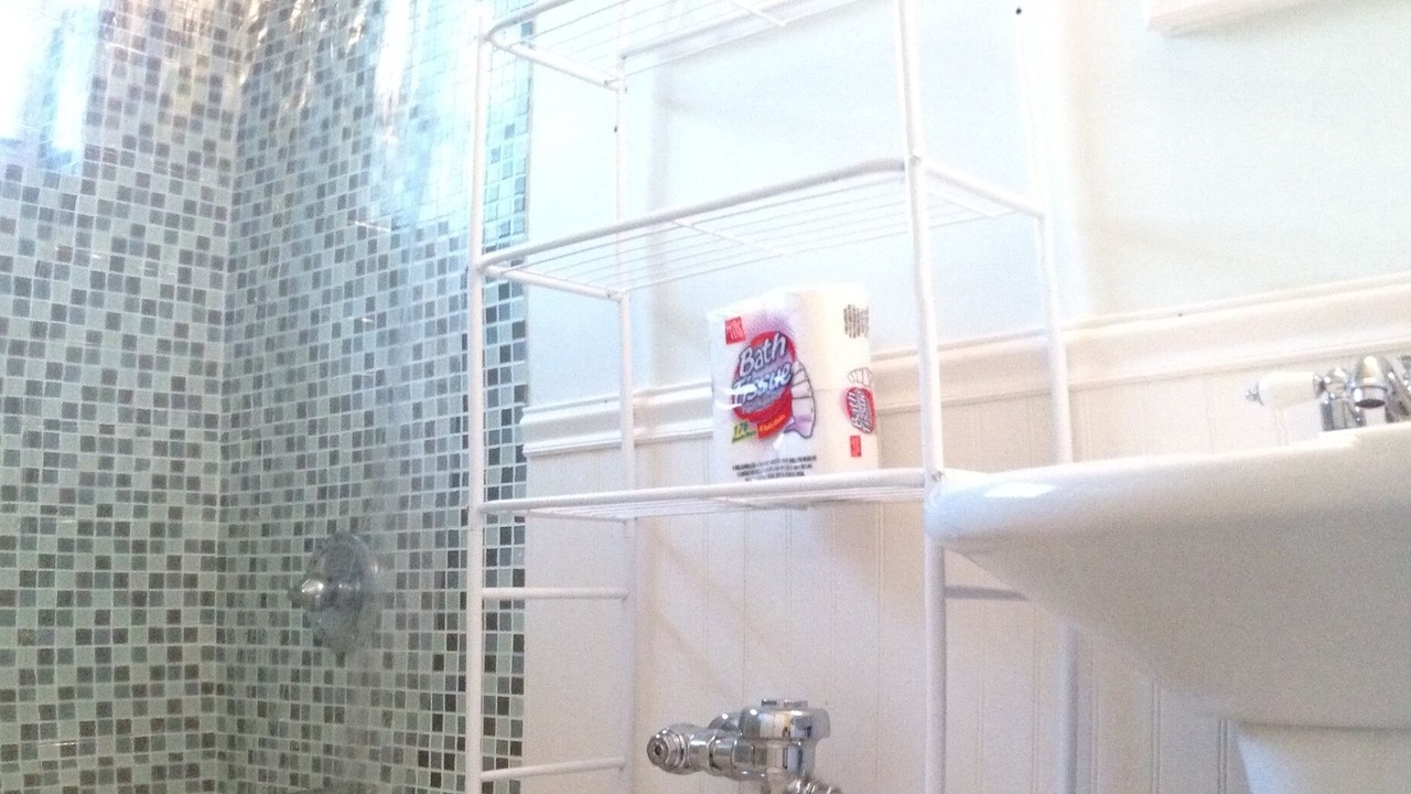 Photo of Bathroom in West Avenue