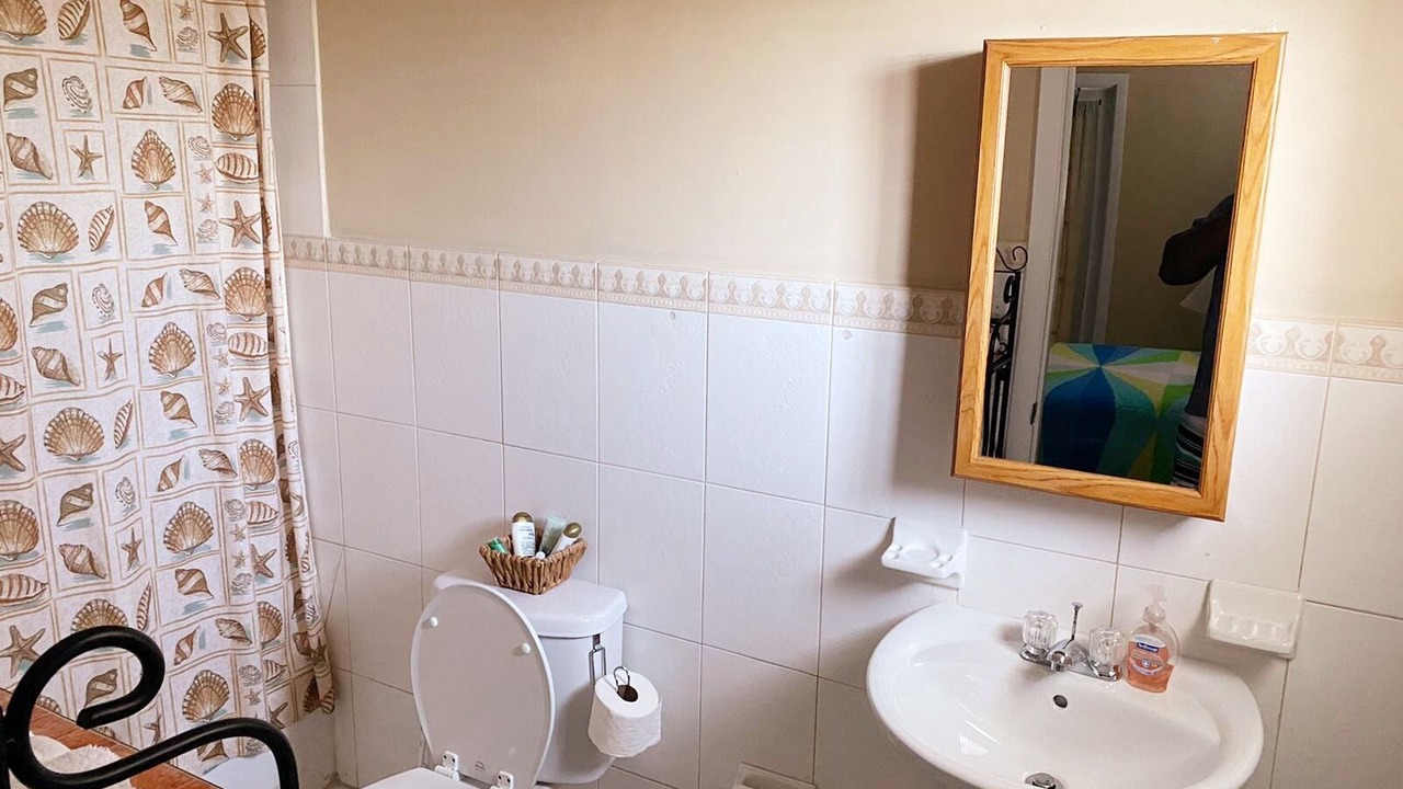 Photo of Bathroom in Staniel Cay