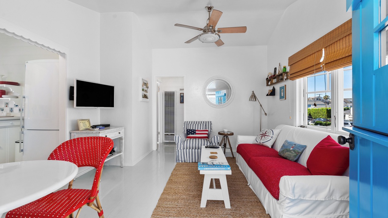 Photo of Livingroom in Balboa Island
