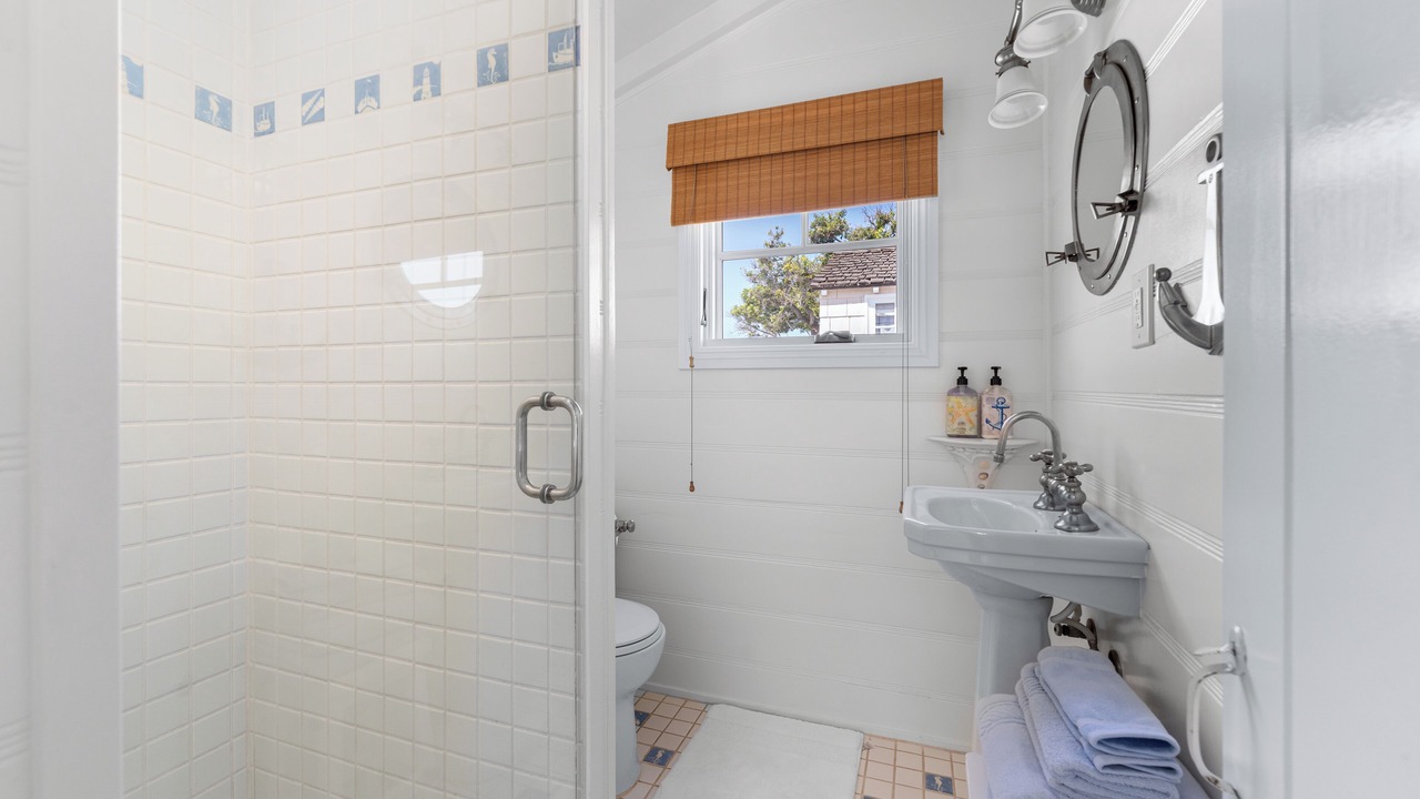 Photo of Bathroom in Balboa Island