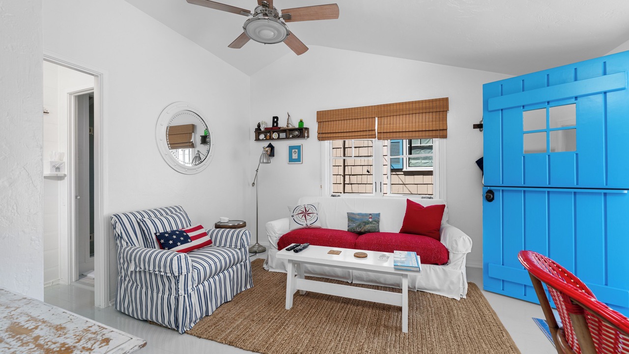 Photo of Livingroom in Balboa Island