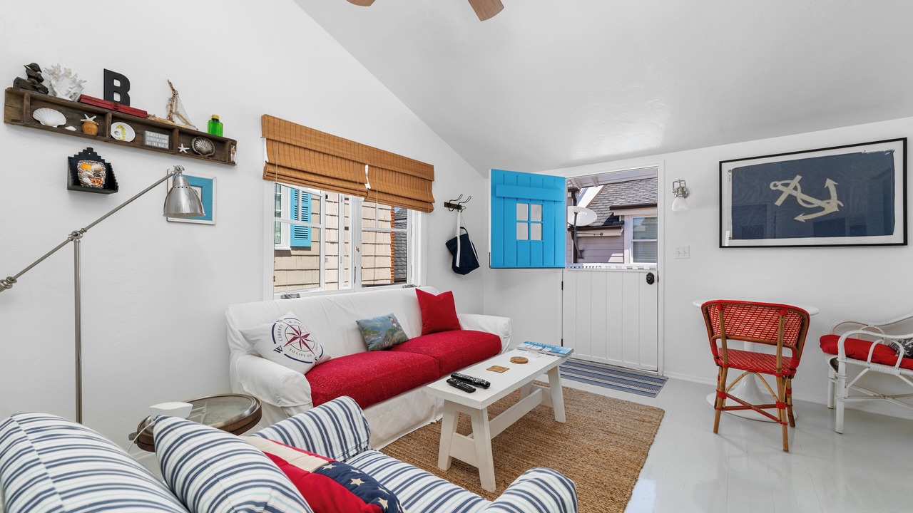 Photo of Livingroom in Balboa Island