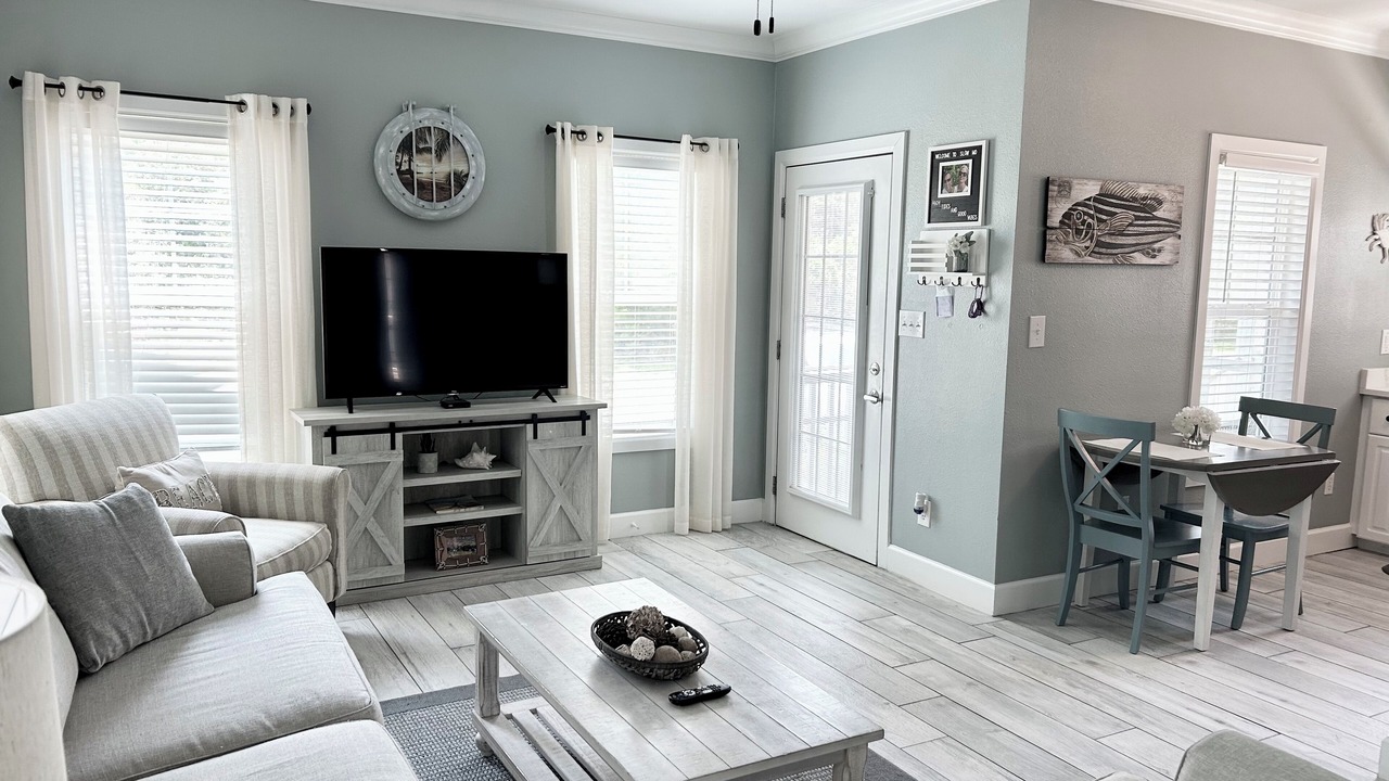 Photo of Livingroom in Ono Island