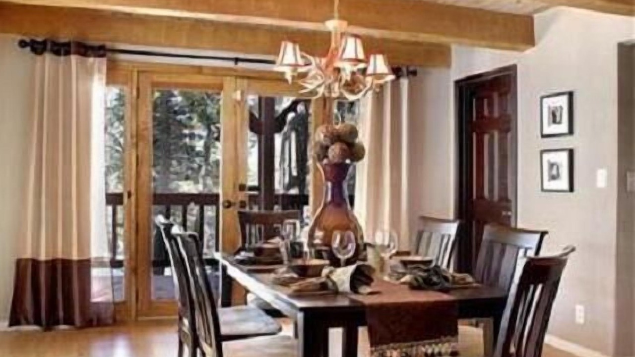 Photo of Livingroom in Upper Moonridge