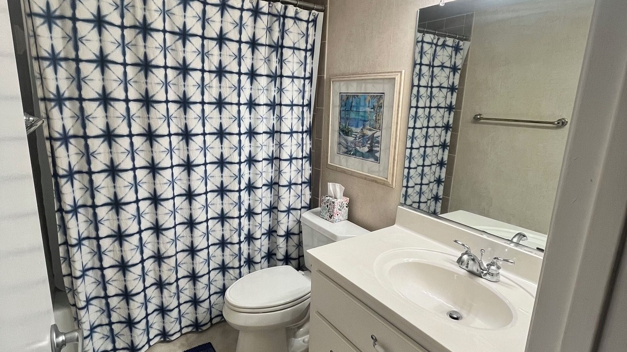 Photo of Bathroom in Breakers