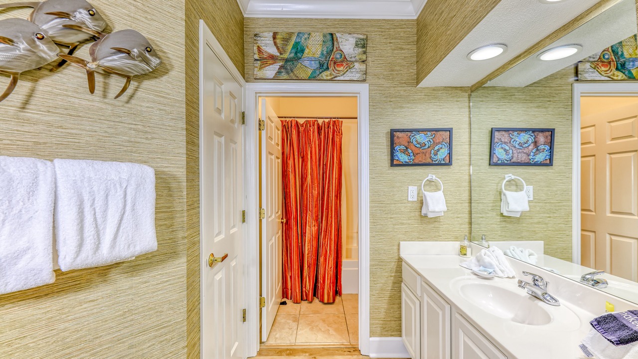 Photo of Bathroom in Orange Beach East