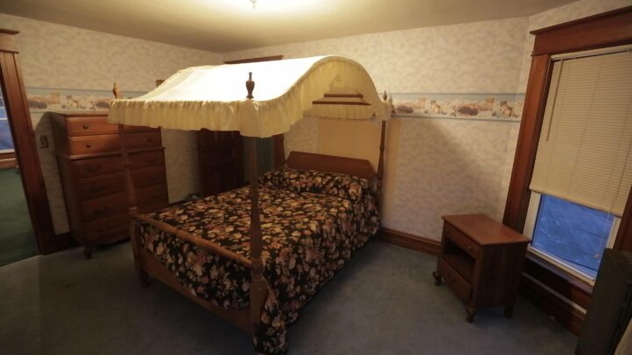 Photo of Bedroom in Town of Benton