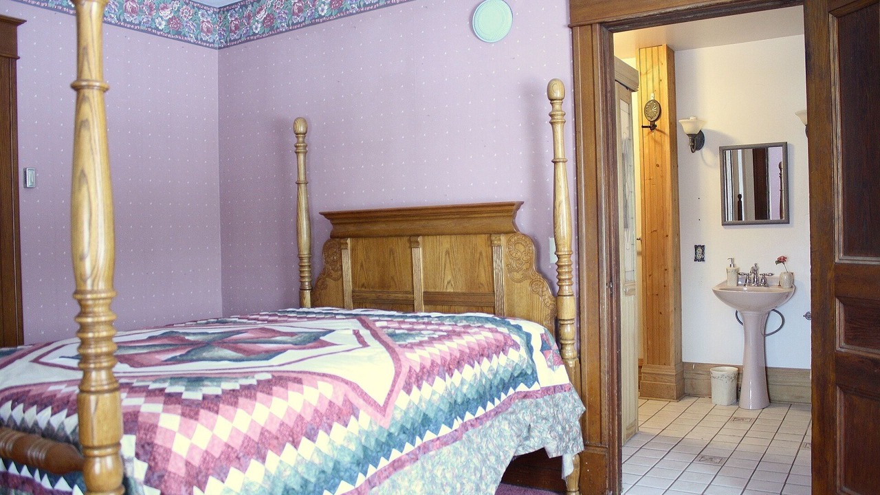 Photo of Bedroom in Town of Benton