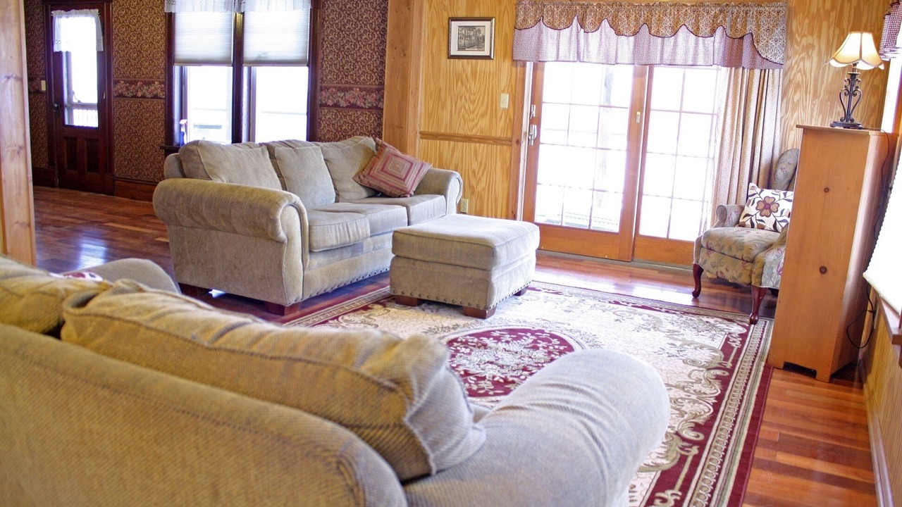 Photo of Livingroom in Town of Benton