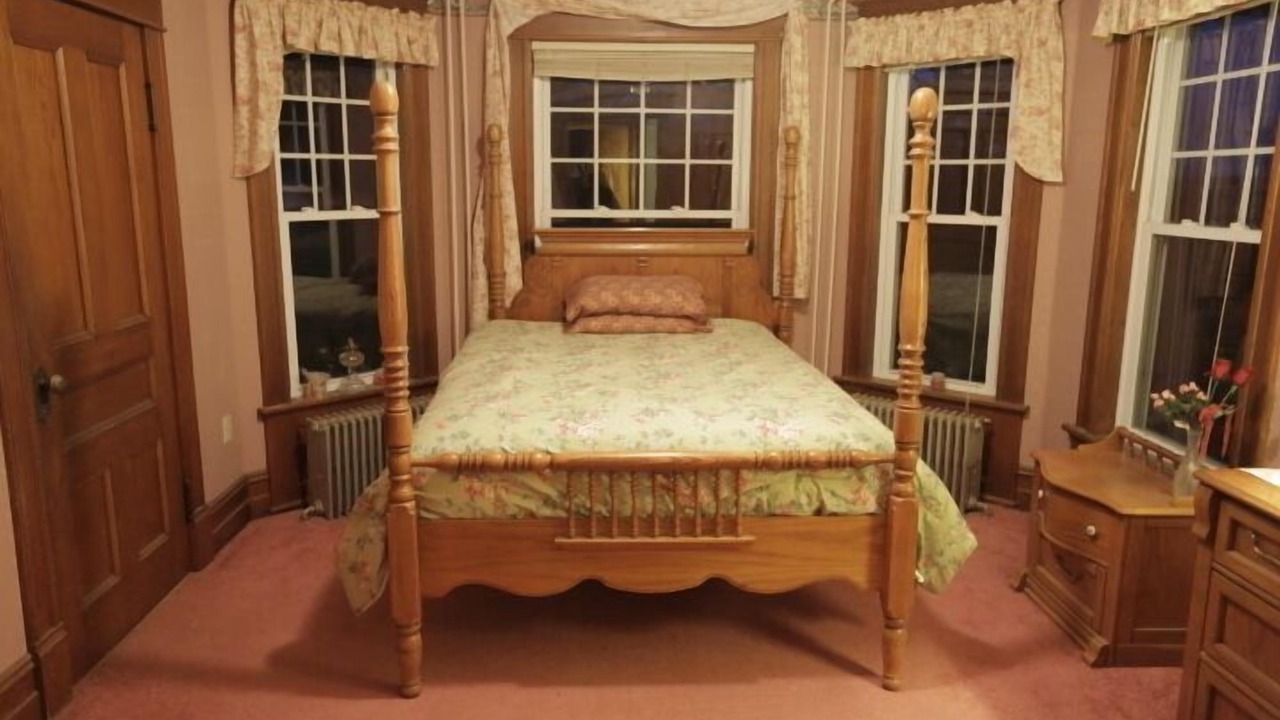 Photo of Bedroom in Town of Benton