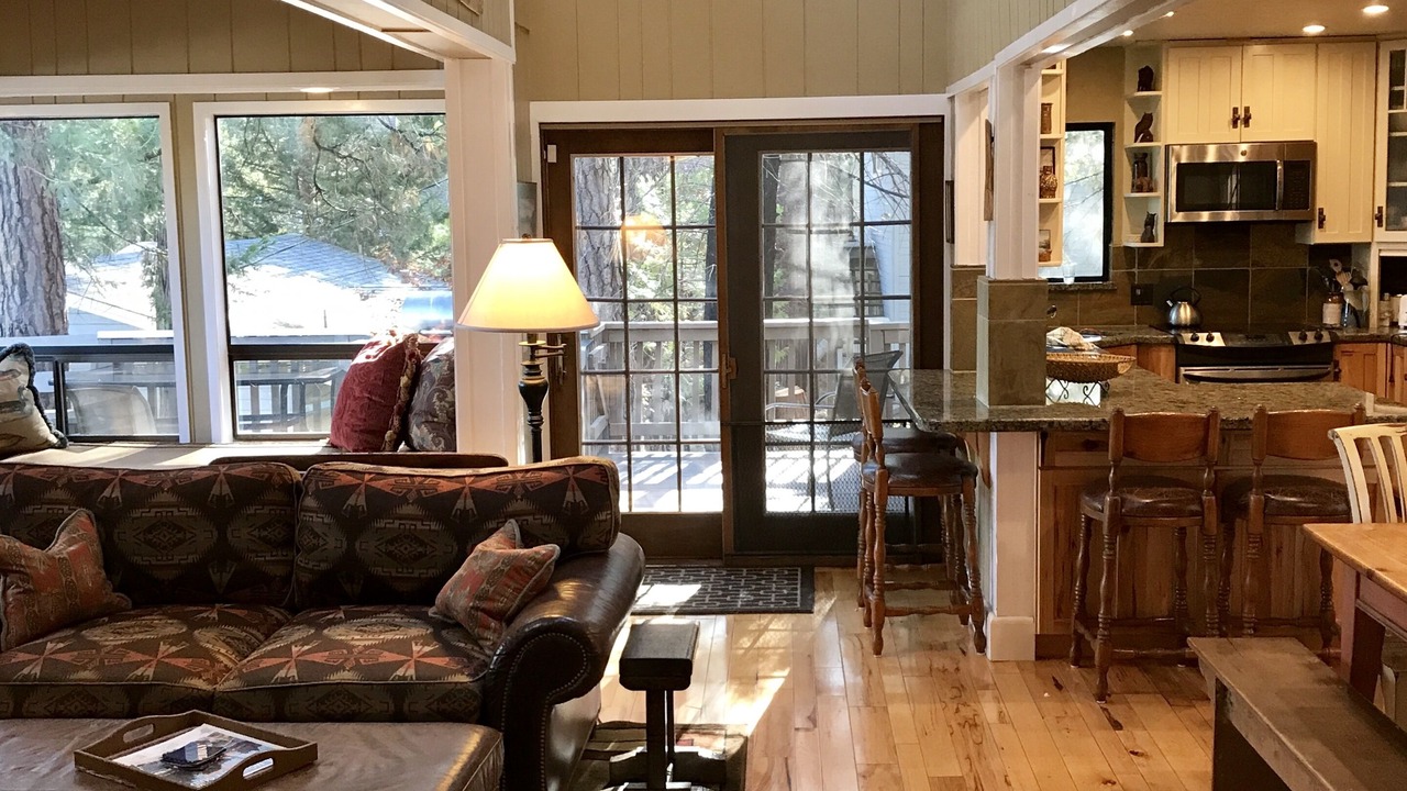 Photo of Livingroom in Groveland