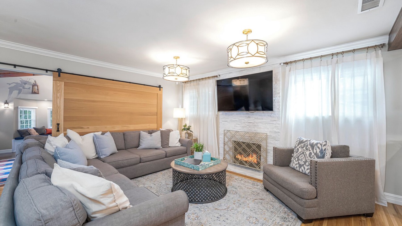 Photo of Livingroom in Hermosa Village