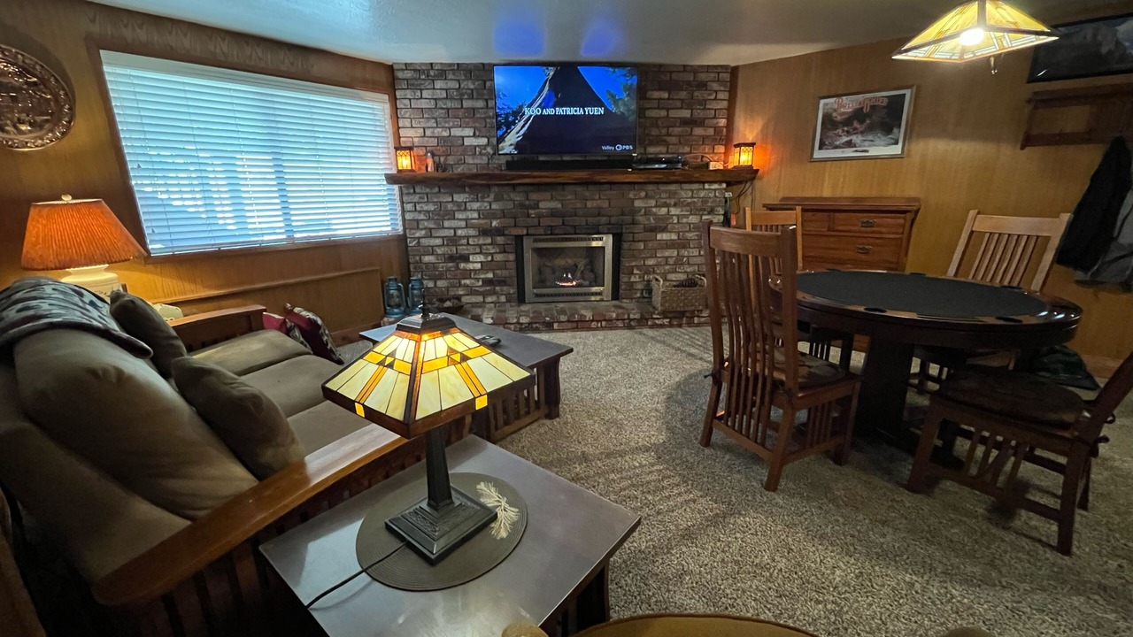 Photo of Livingroom in North Wawona