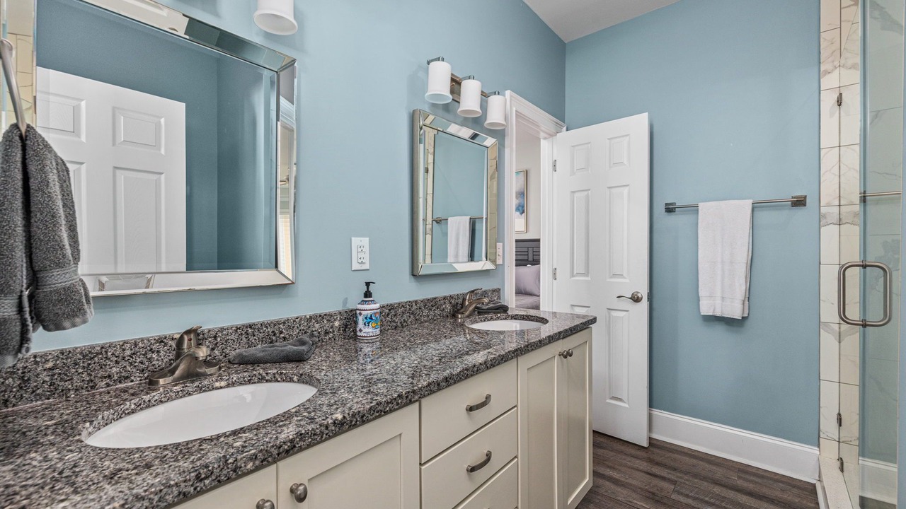 Photo of Bathroom in Ash