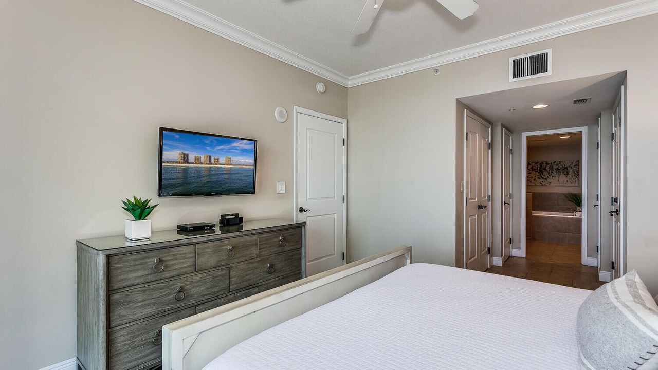 Photo of Bedroom in Pensacola Beach