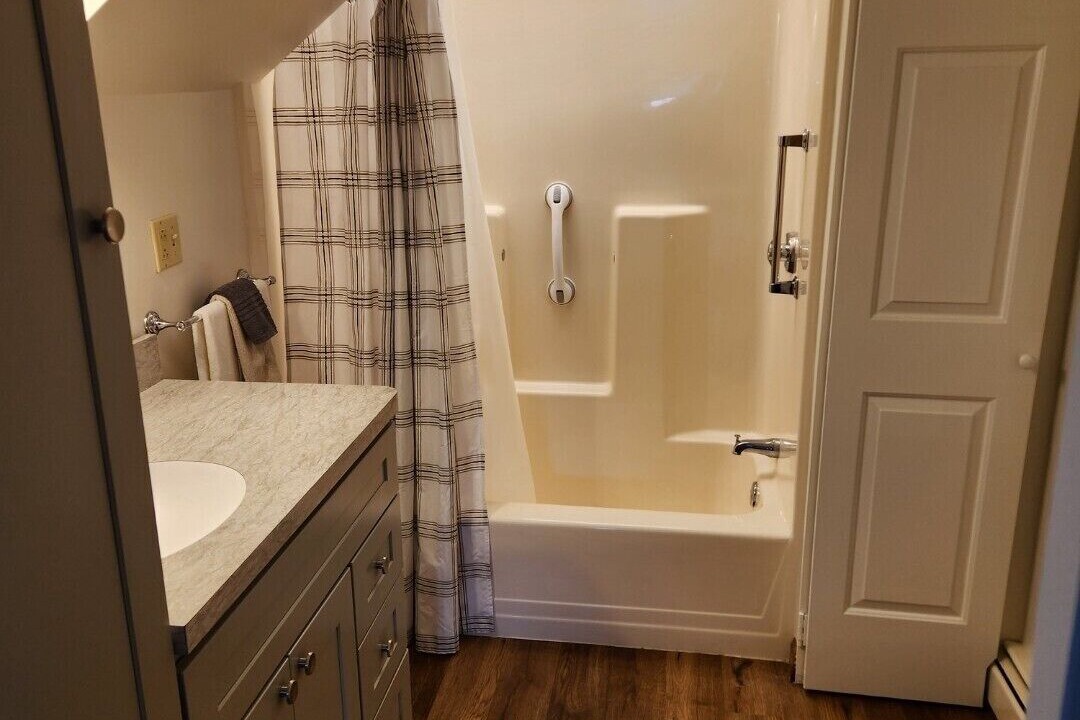 Photo of Bathroom in Madison-on-the-Lake
