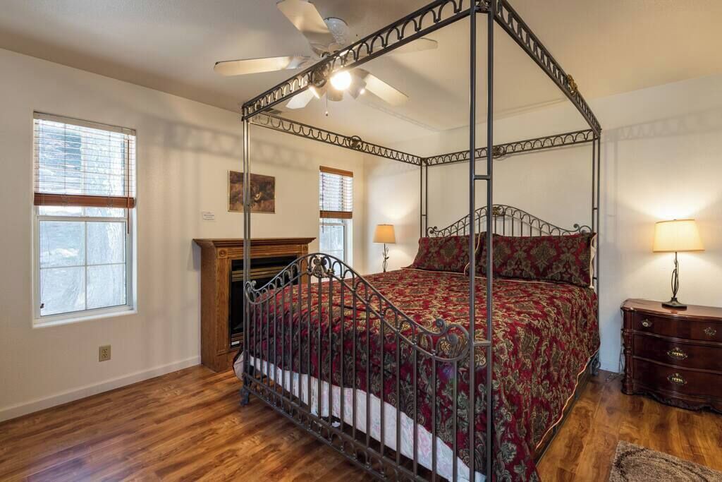 Photo of Bedroom in Yosemite West